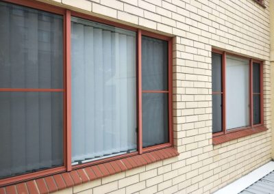 Extruded-aluminium-frame-Powder-Coated-Headland-custom-colour-Fibreglass-mesh-1024x768